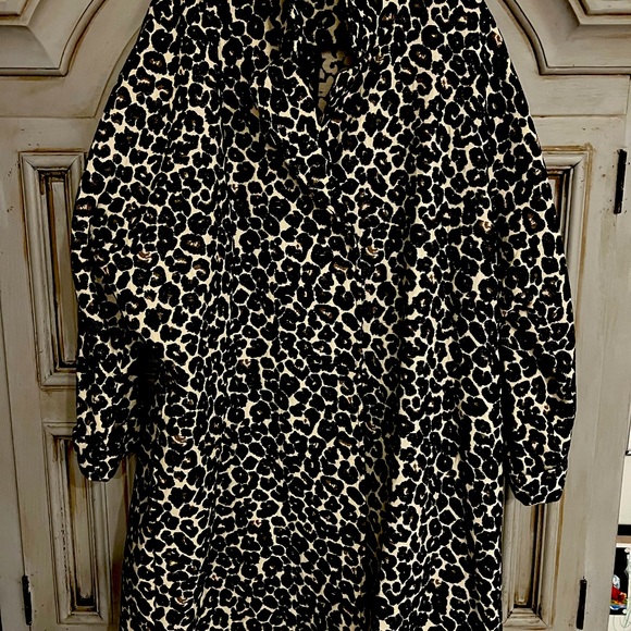 Gorgeous Leopard Tapestry Coat - Picture 3 of 3